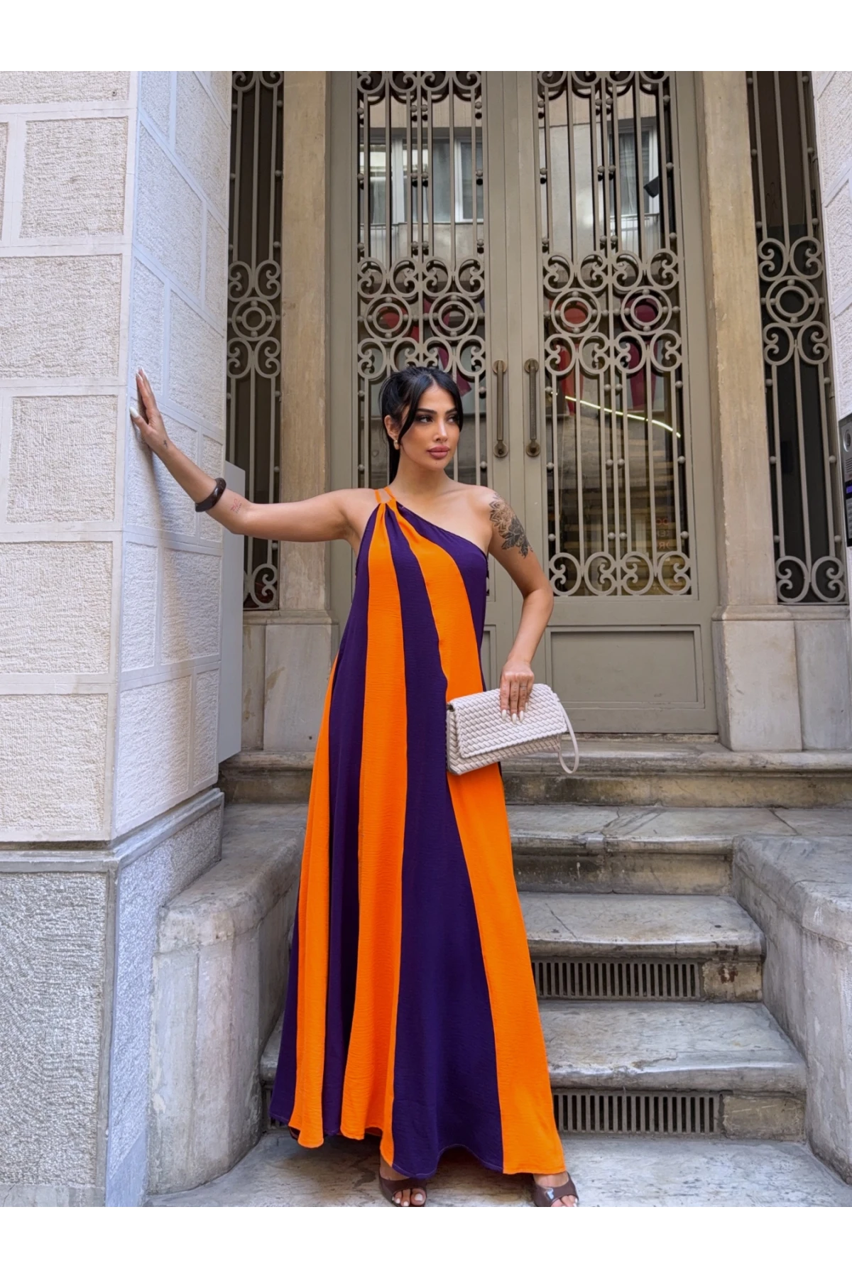 Parçalı Omuz Detay Elbise