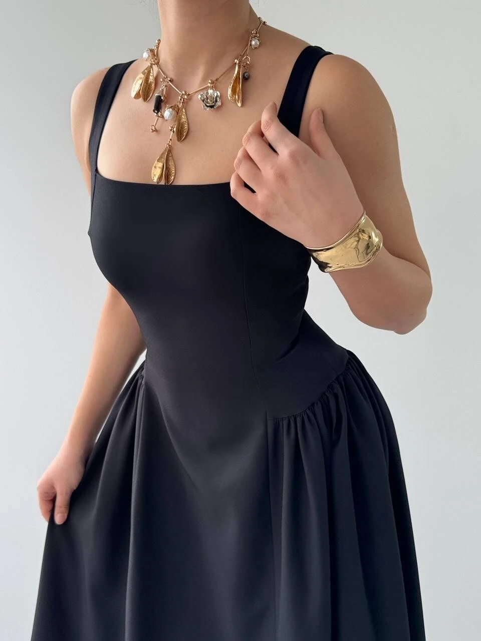 Piliseli Elbise Siyah