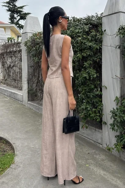 Sıfır Kollu Bluz Batik Desenli Pantolon İkili Takım Bej