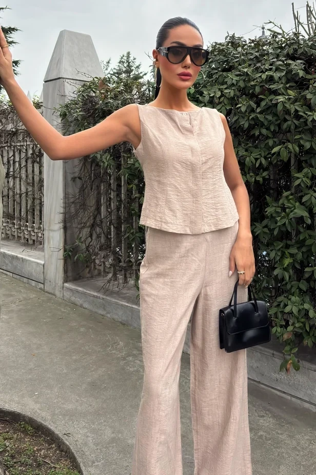 Sıfır Kollu Bluz Batik Desenli Pantolon İkili Takım Bej