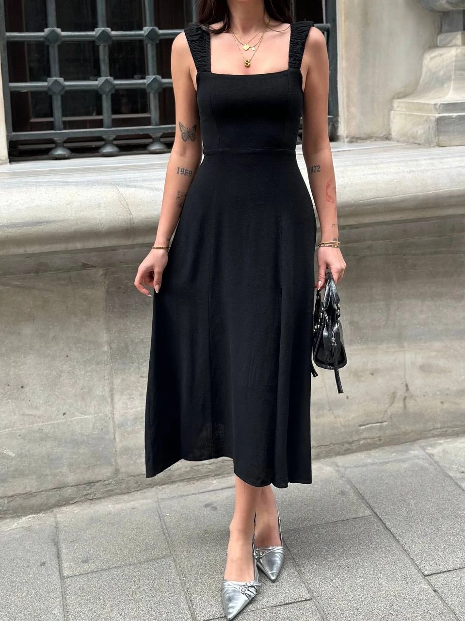 Sırt Detay Yırtmaçlı Elbise Siyah