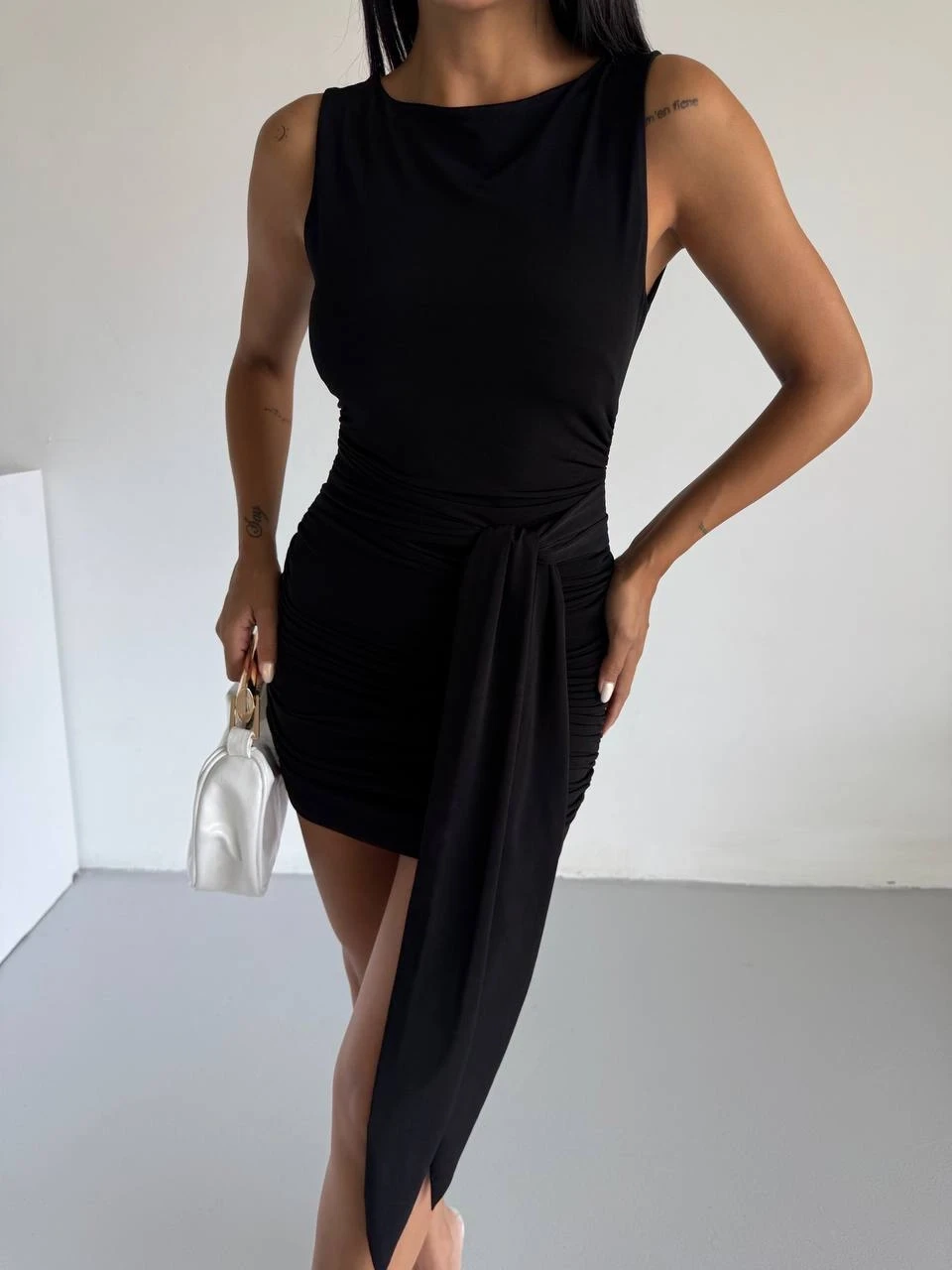 Siyah Kuşak Detaylı Elbise