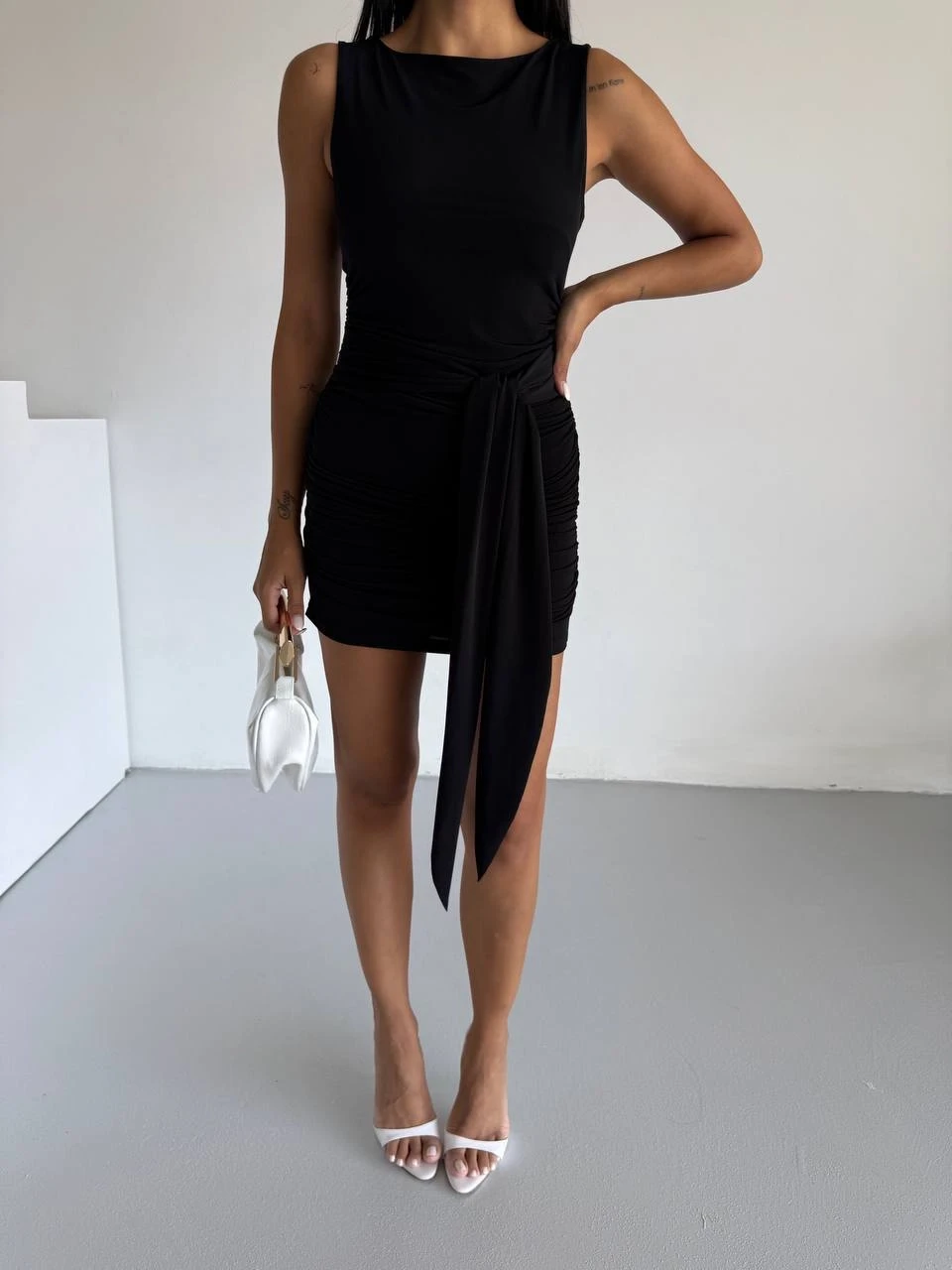 Siyah Kuşak Detaylı Elbise