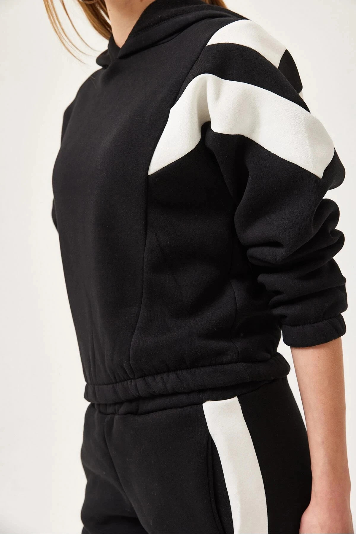 Siyah Renk Bloklu Eşofman Takımı