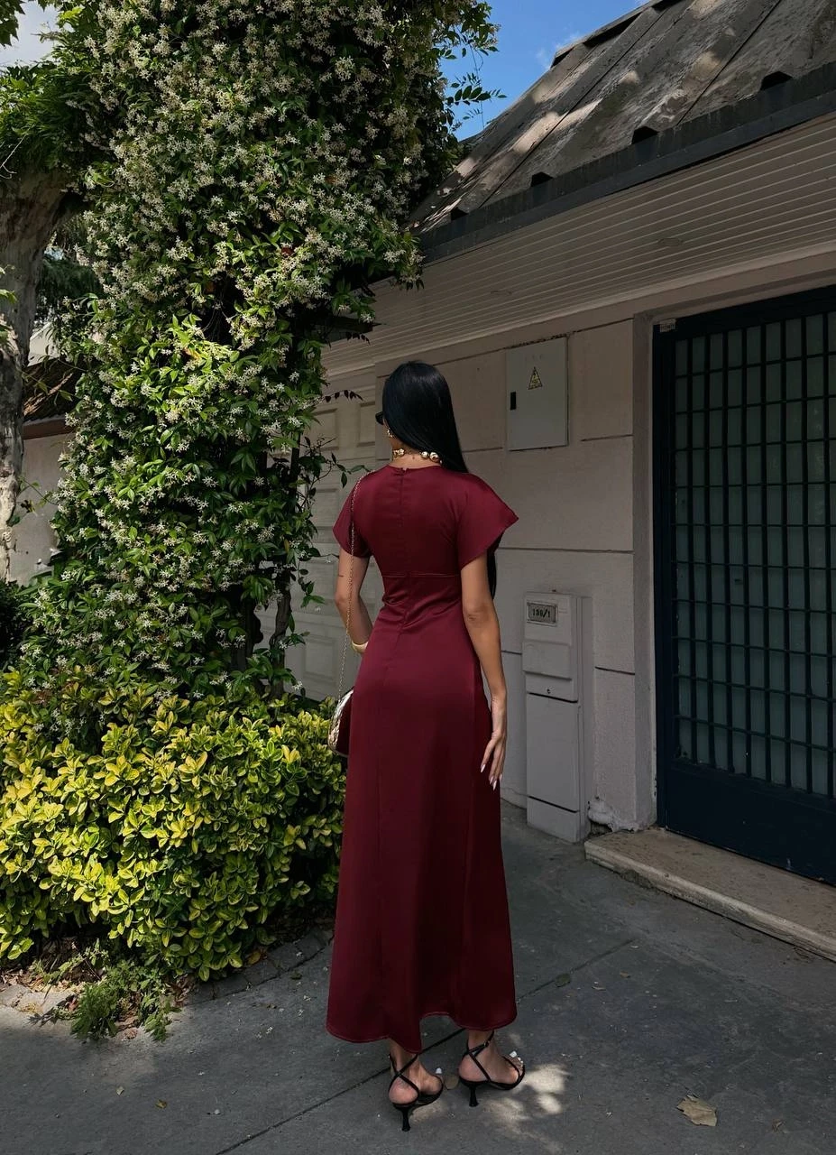 V Yaka Göğüs Drapeli Saten Elbise Bordo