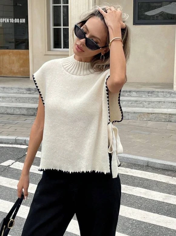 Yan Bağcıklı Kolsuz Triko Kazak