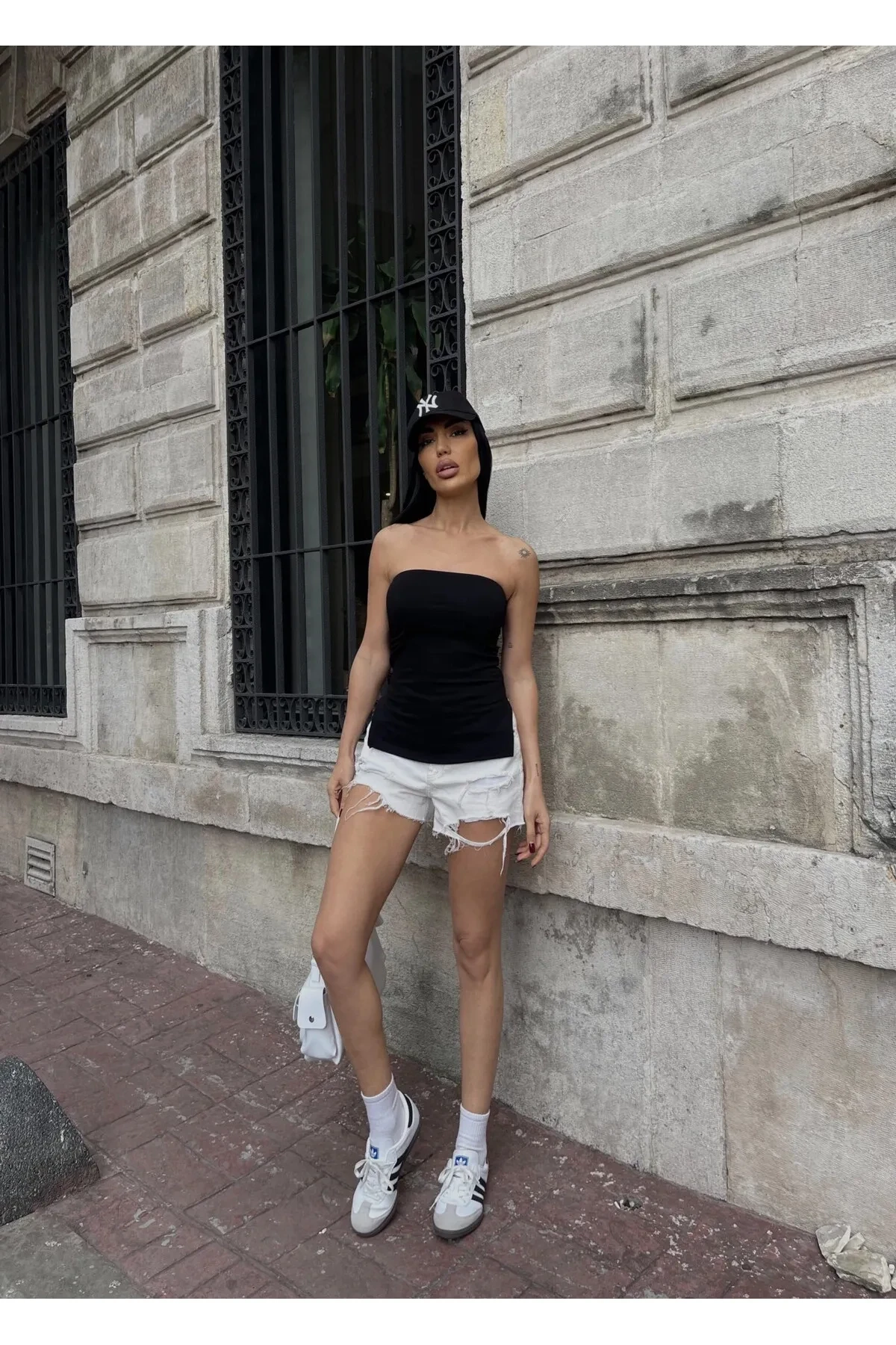 Yanı Büzgülü Çift Yırtmaçlı Straplez Bluz Siyah