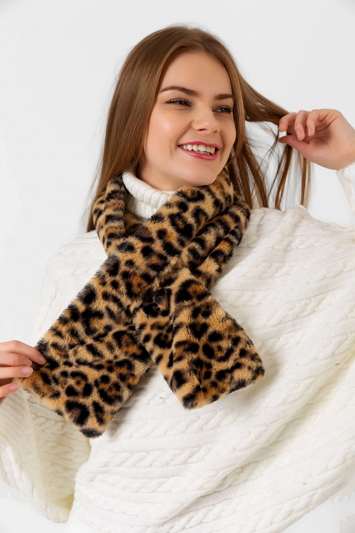 11246 Kürklü Leopar Desenli Kahverengi İçten Geçmeli Atkı