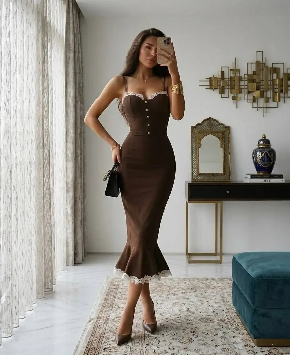 Atlas Kumaş Gloplu Güpür Detay Midi Boy Elbise