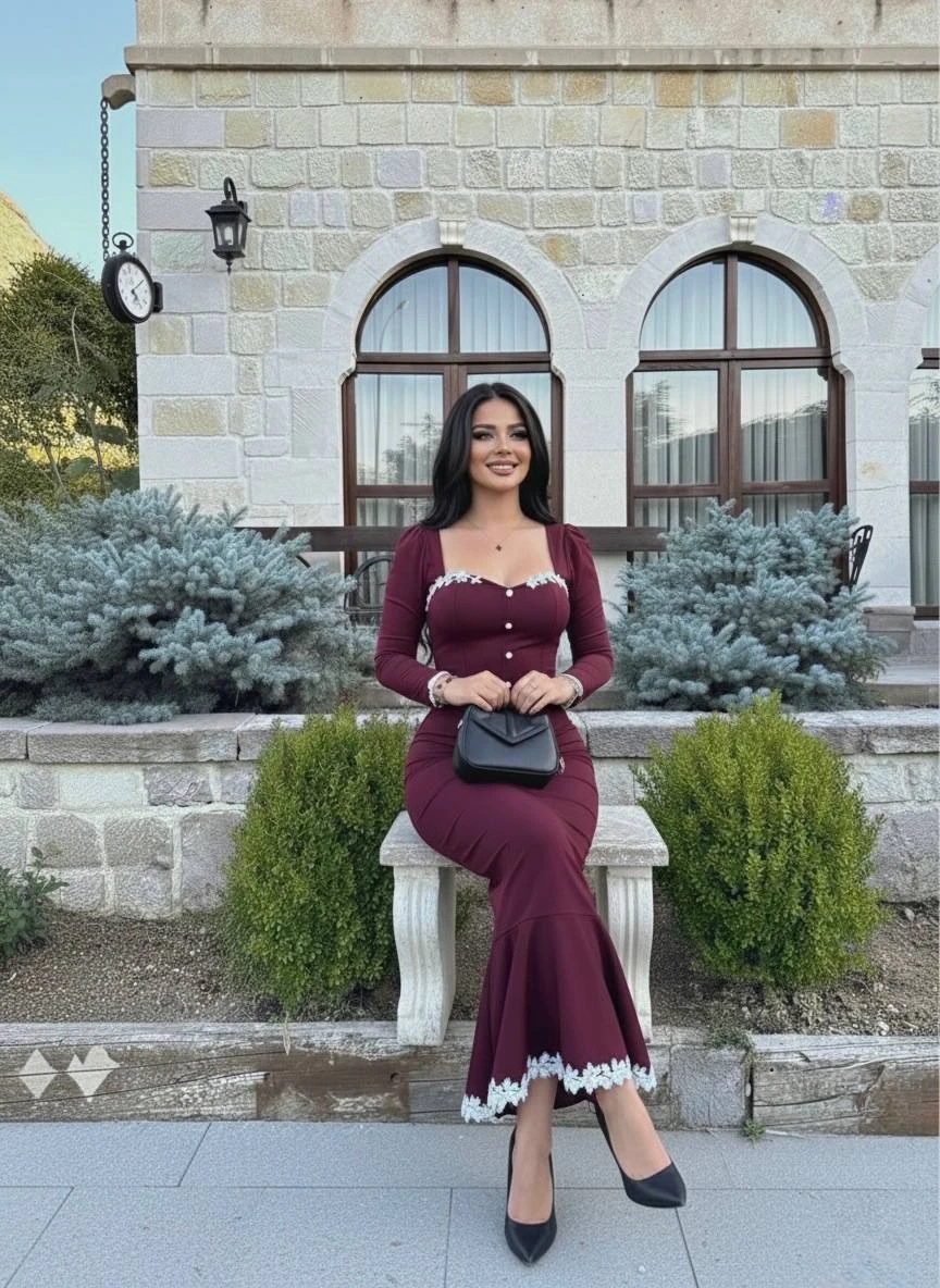 Atlas Kumaş Güpür Dantel Detay Midi Boy Elbise