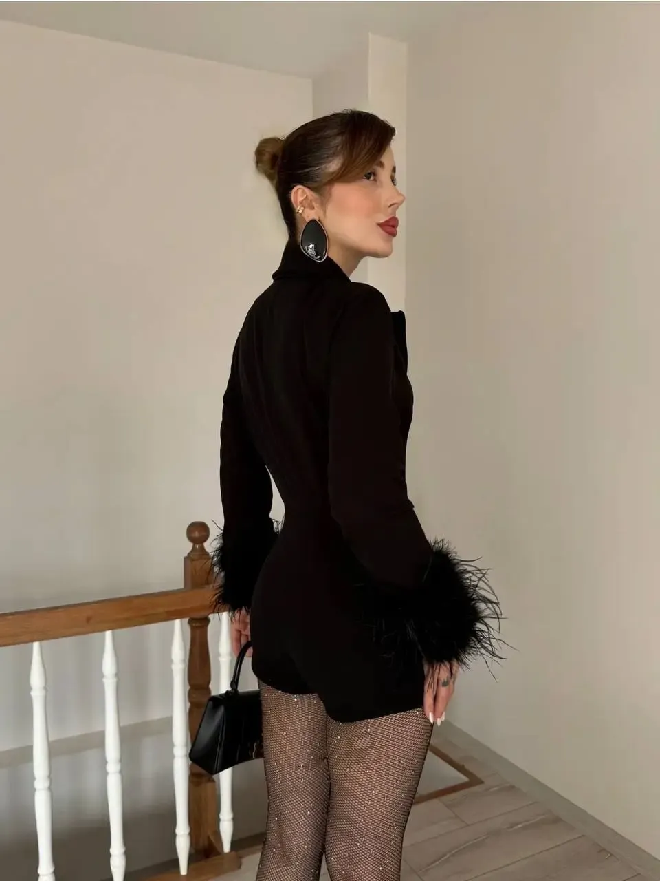 Atlas Kumaş Tüy Detaylı Mini Şort Tulum