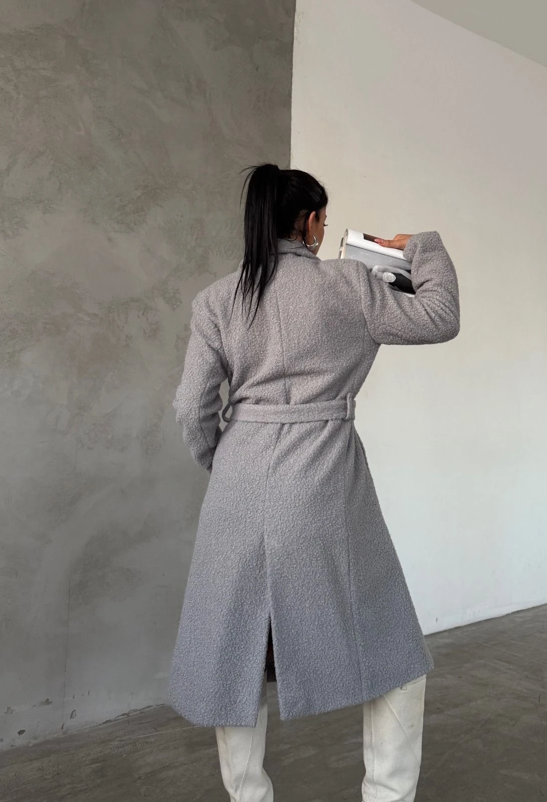 Buklet Kumaş Kuşaklı Mont Gri