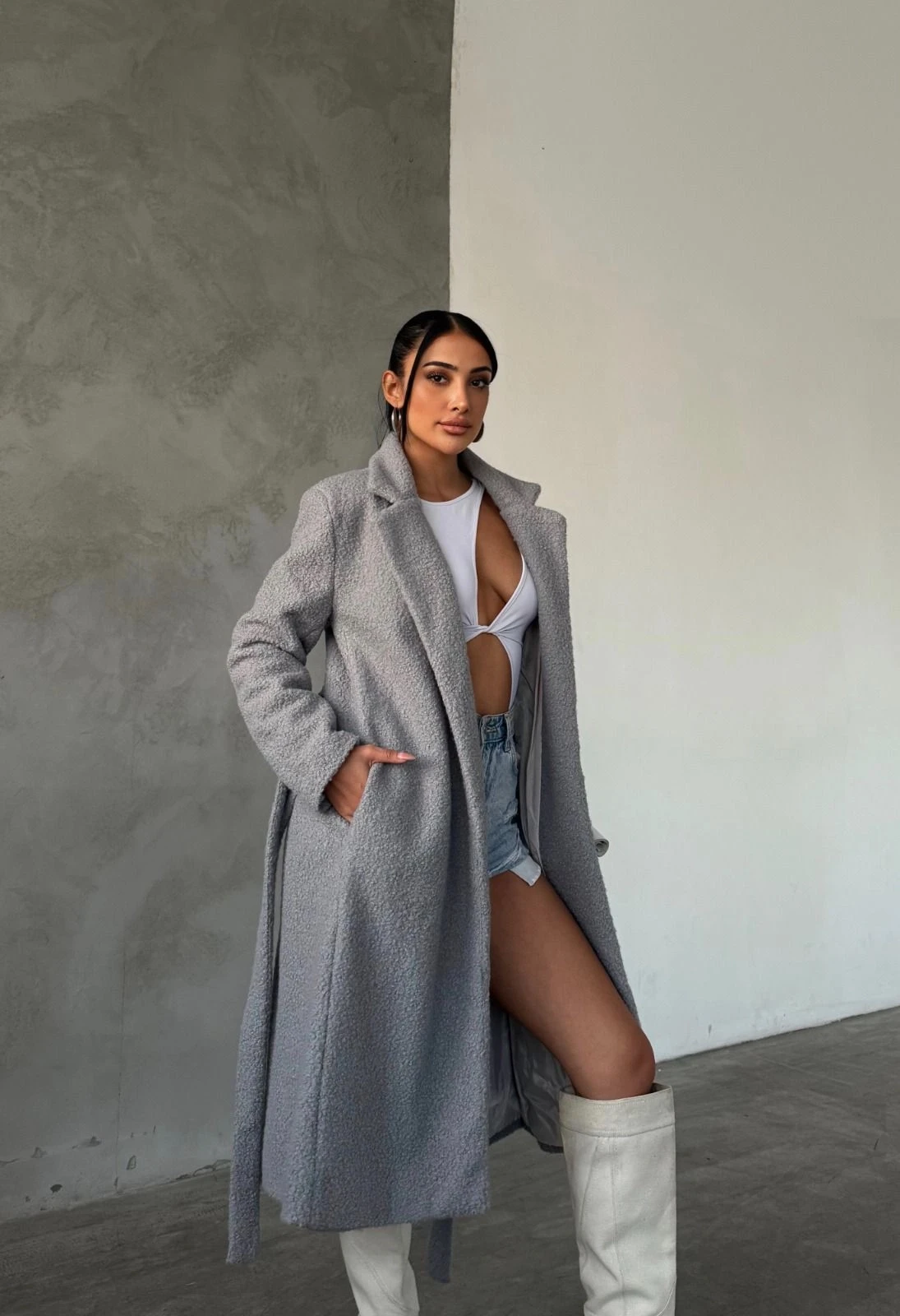 Buklet Kumaş Kuşaklı Mont Gri