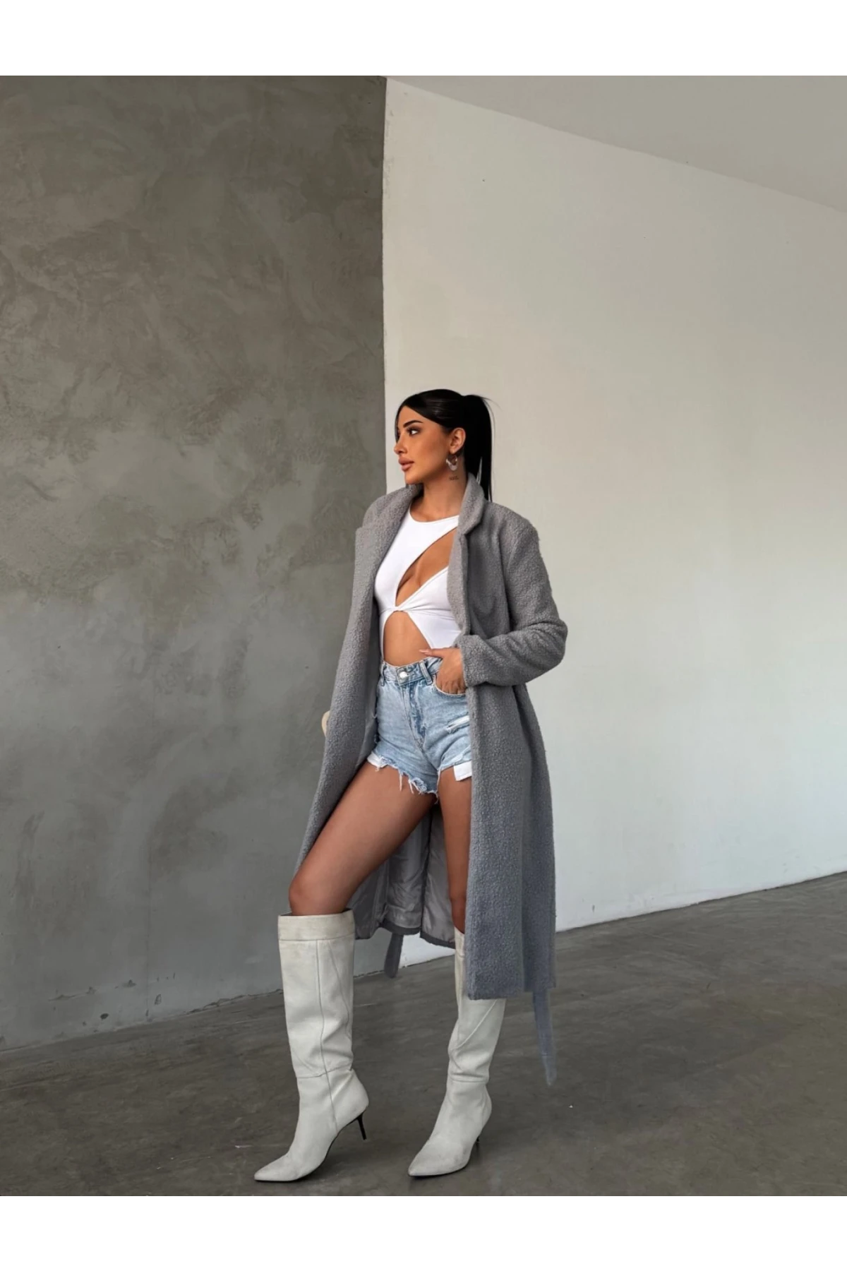 Buklet Kumaş Kuşaklı Mont Gri