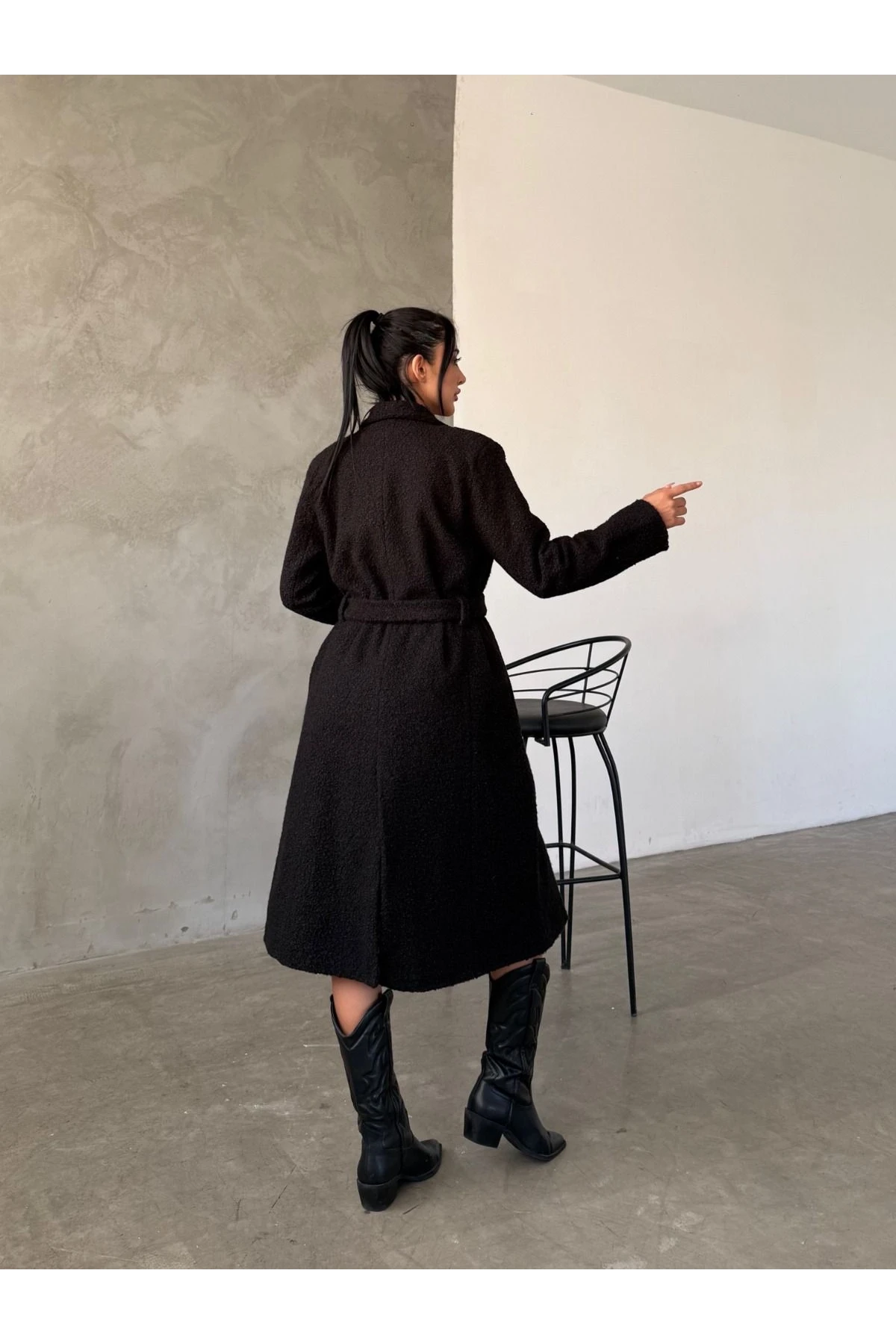 Buklet Kumaş Kuşaklı Mont Siyah