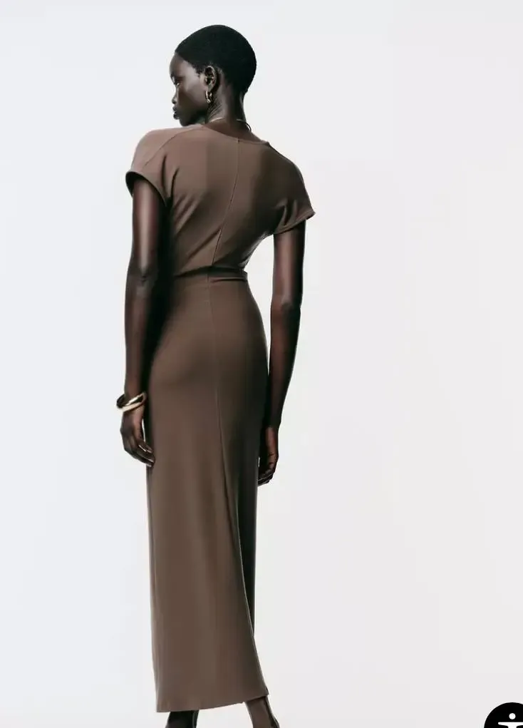 Drape Detaylı Akseuarlı Elbise Kahve