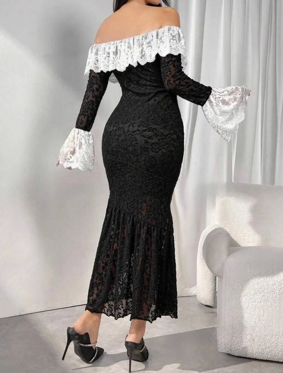 Full Astarlı Güpür Dantel Drapeli Elbise