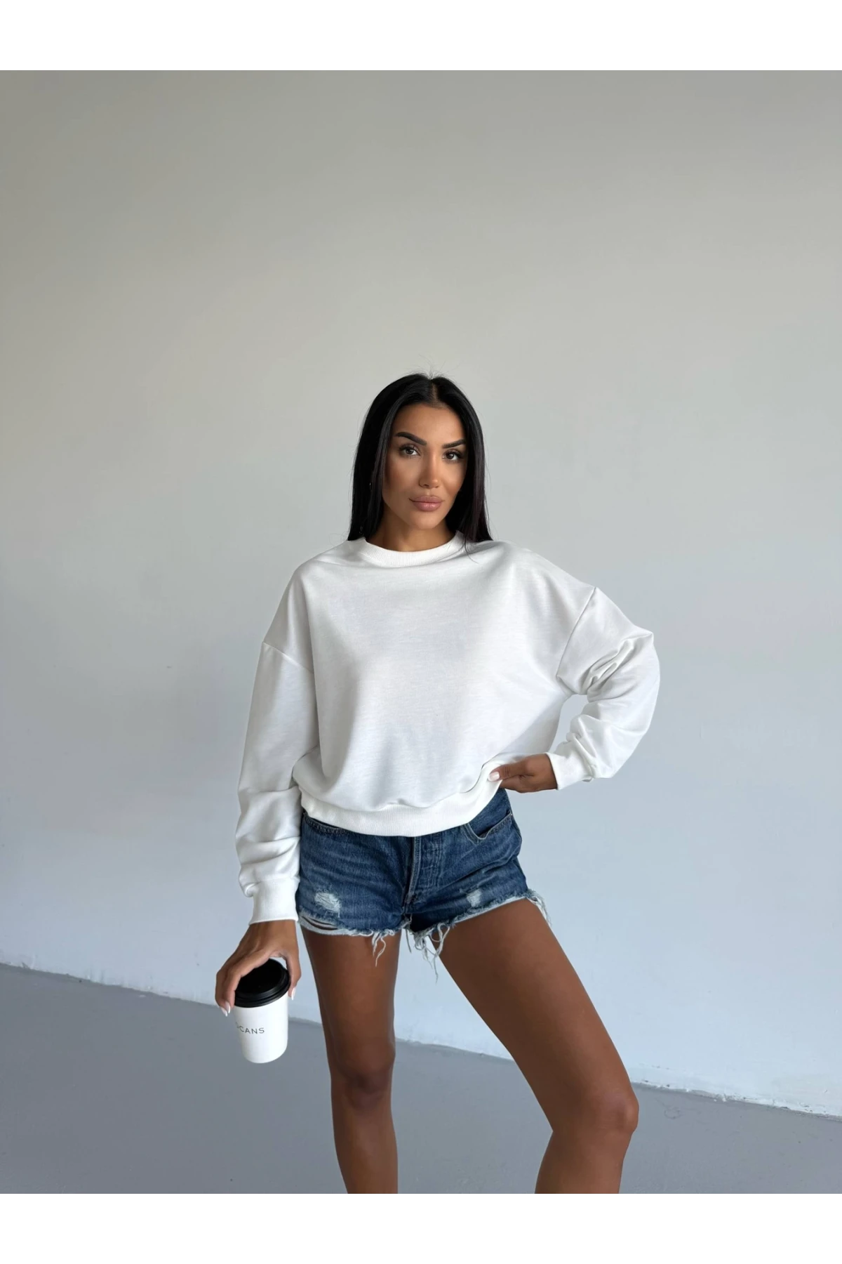 İki İplik Bisiklet Yaka Beyaz Sweatshirt