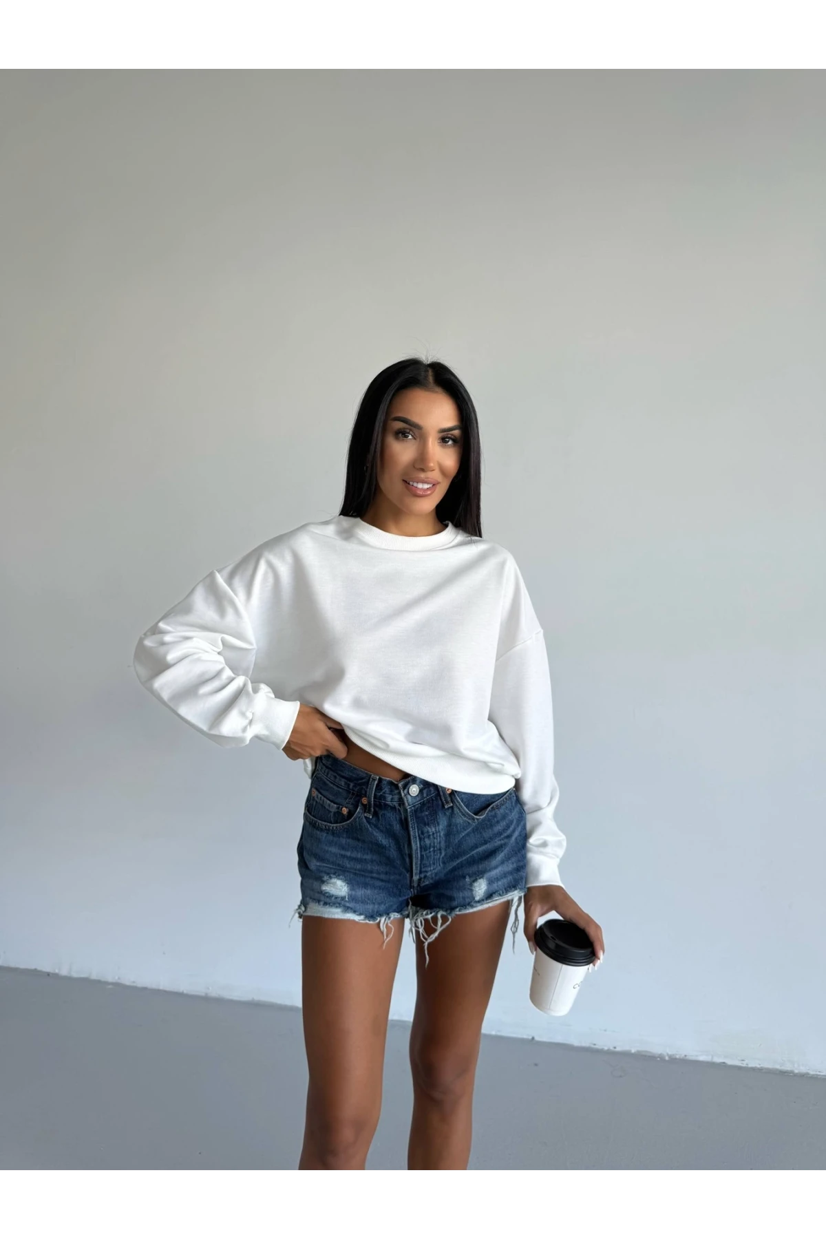 İki İplik Bisiklet Yaka Beyaz Sweatshirt