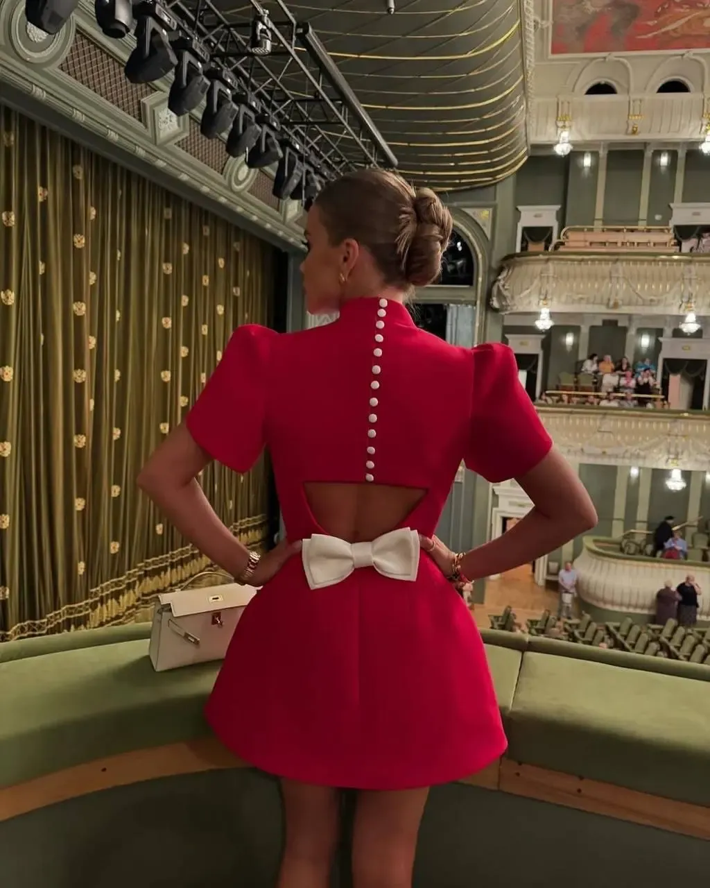 İthal Double Atlas Kumaş Fermuarlı Sırt Detay Mini Elbise Kırmızı