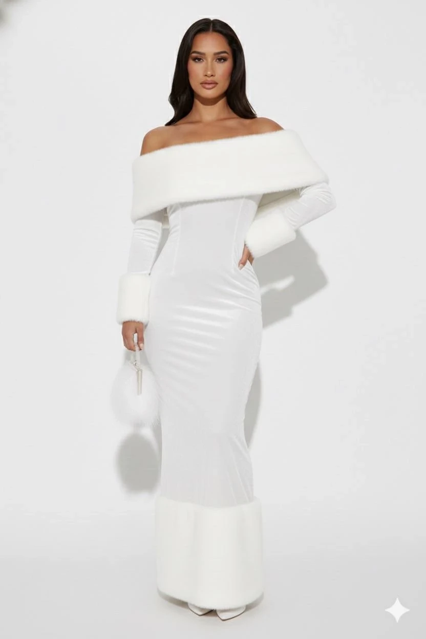 Kadife Kumaş Kürk Detaylı Maxi Elbise Beyaz