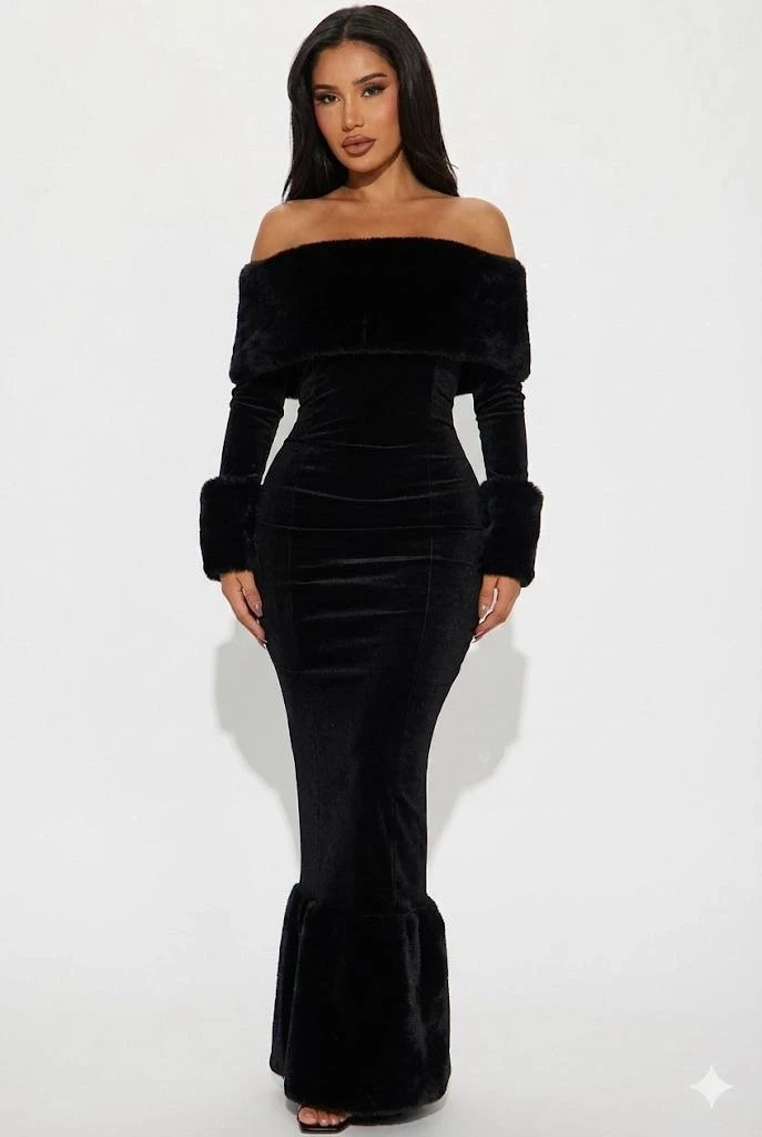 Kadife Kumaş Kürk Detaylı Maxi Elbise Siyah