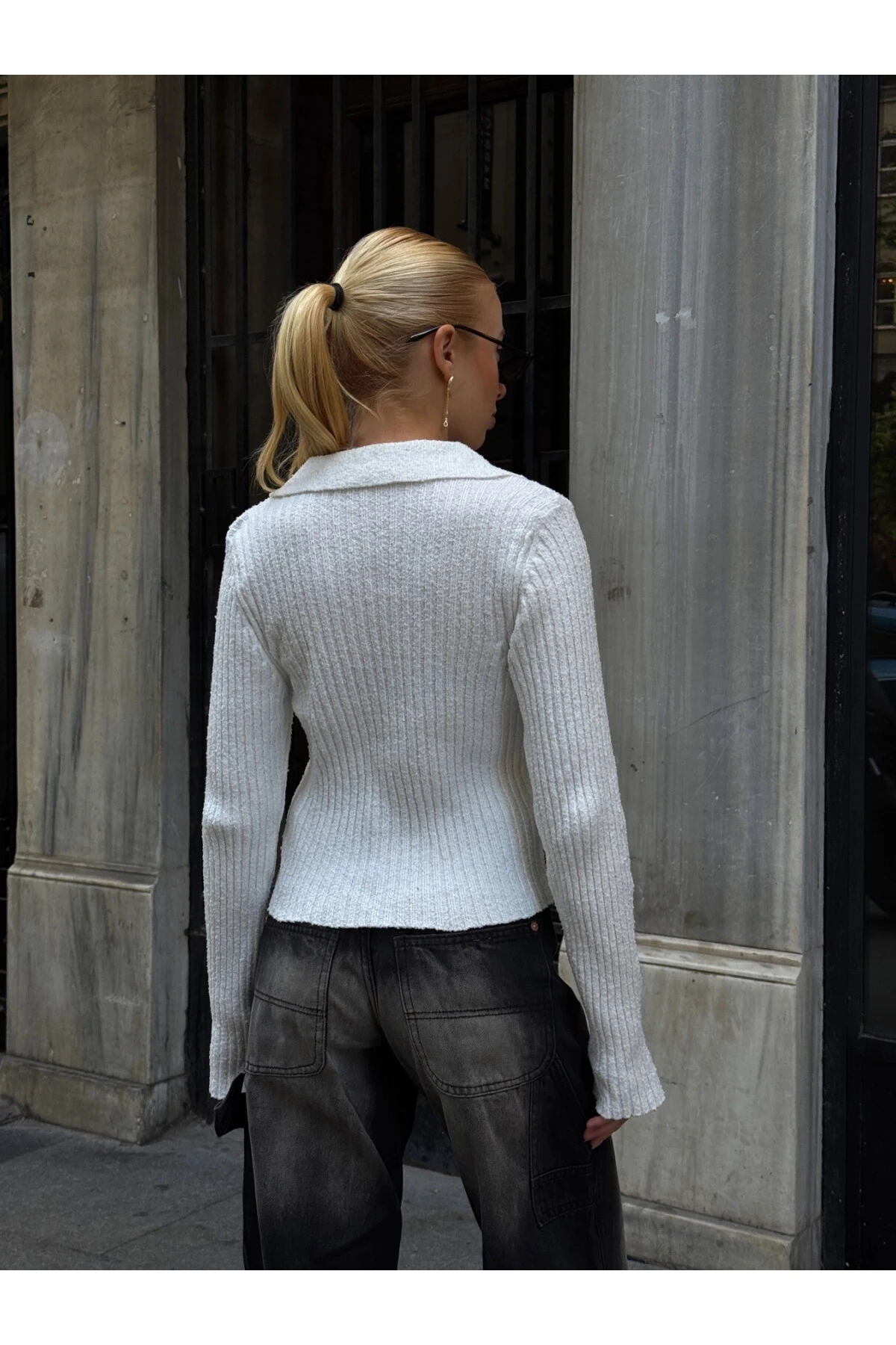 Kadın Beyaz Polo Yaka Düğme Detaylı Buklet Triko