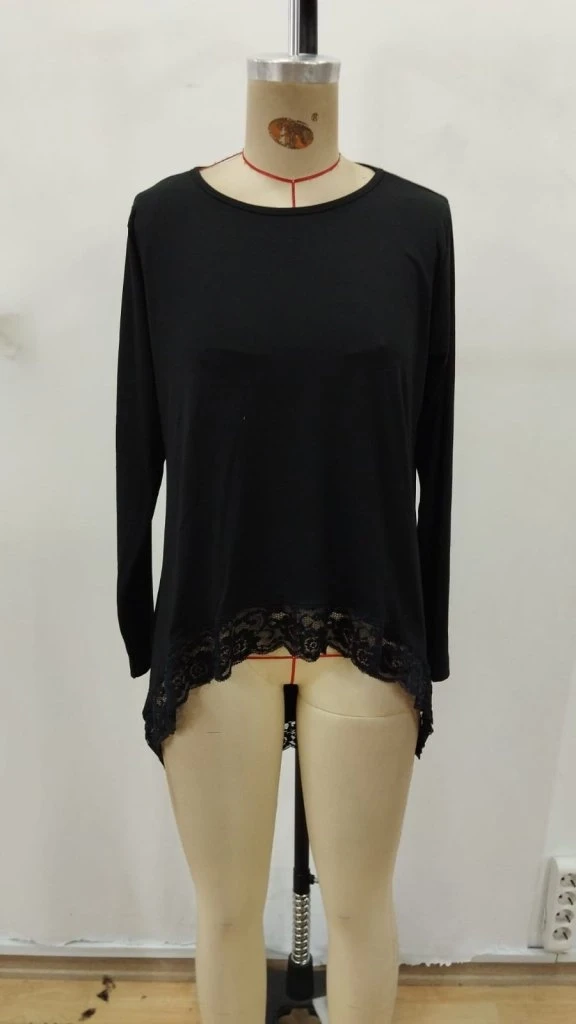 Uzun Kollu Bisiklet Yaka Asimetrik Kesim Detaylı Dantelli Viskon Bluz