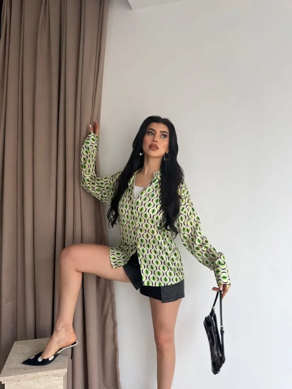 Kadın Yeşil Desenli Saten Gömlek