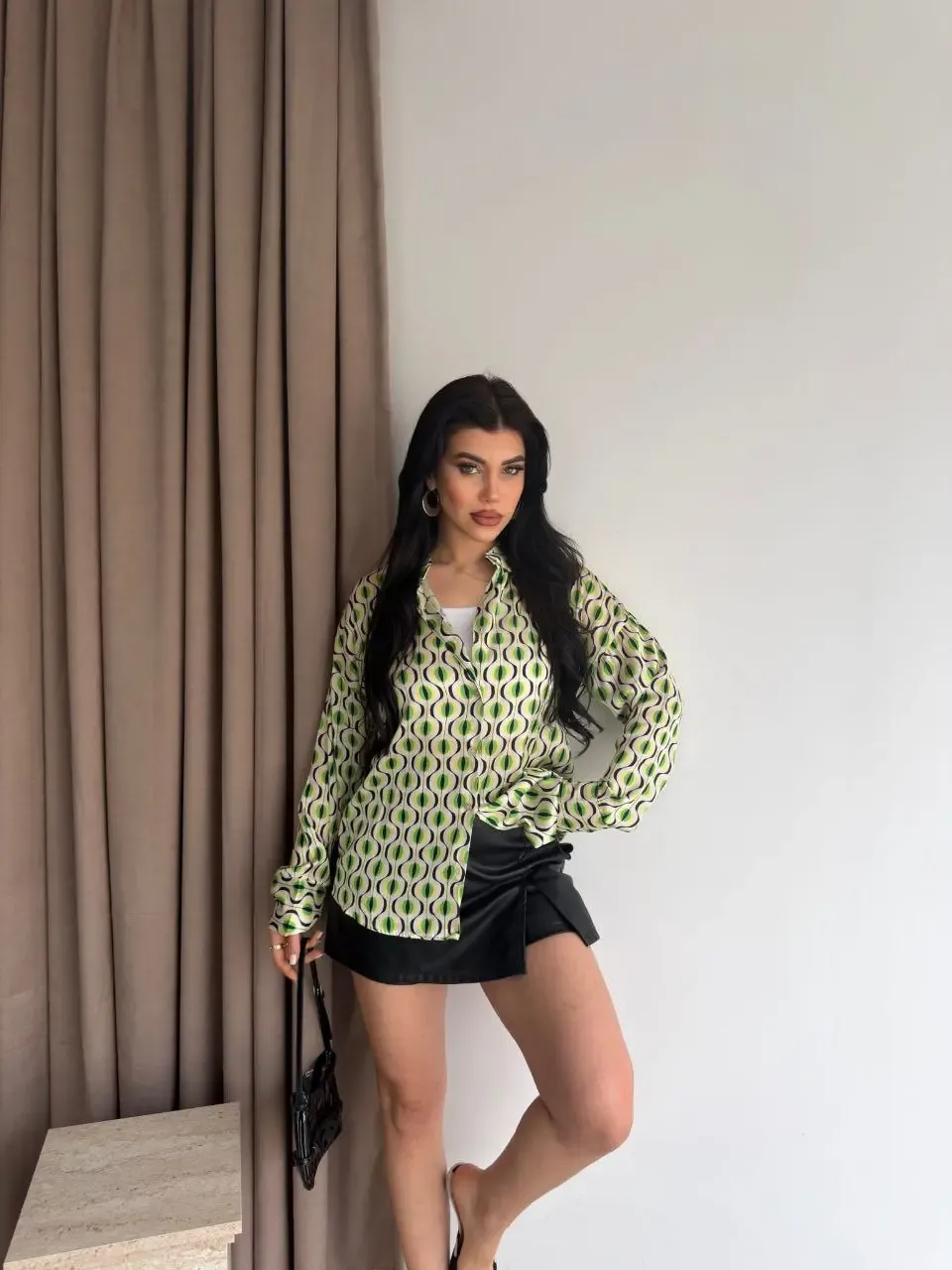 Kadın Yeşil Desenli Saten Gömlek