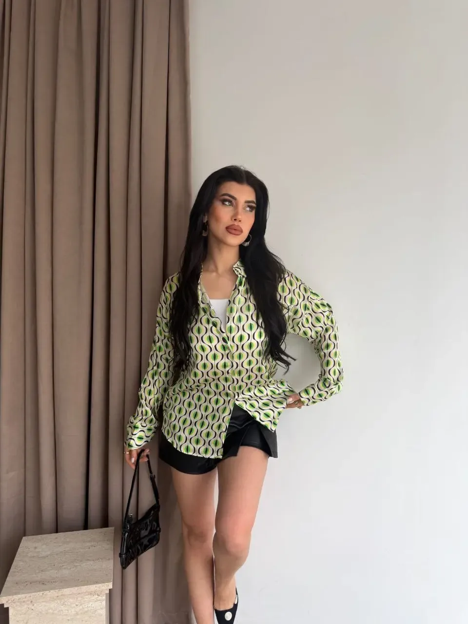 Kadın Yeşil Desenli Saten Gömlek