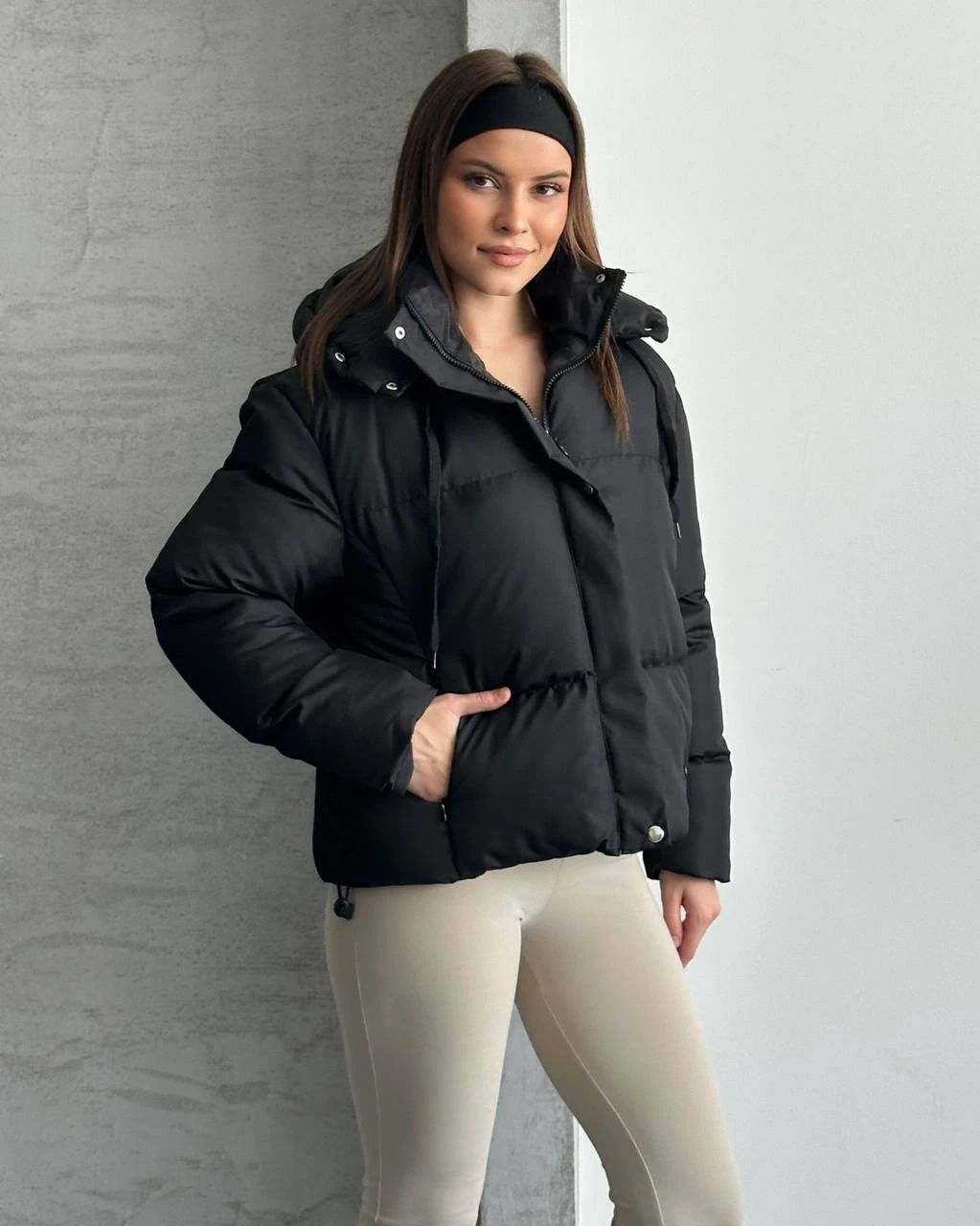 Kapşonlu Yaka Bağcıklı Micro Şişme Mont