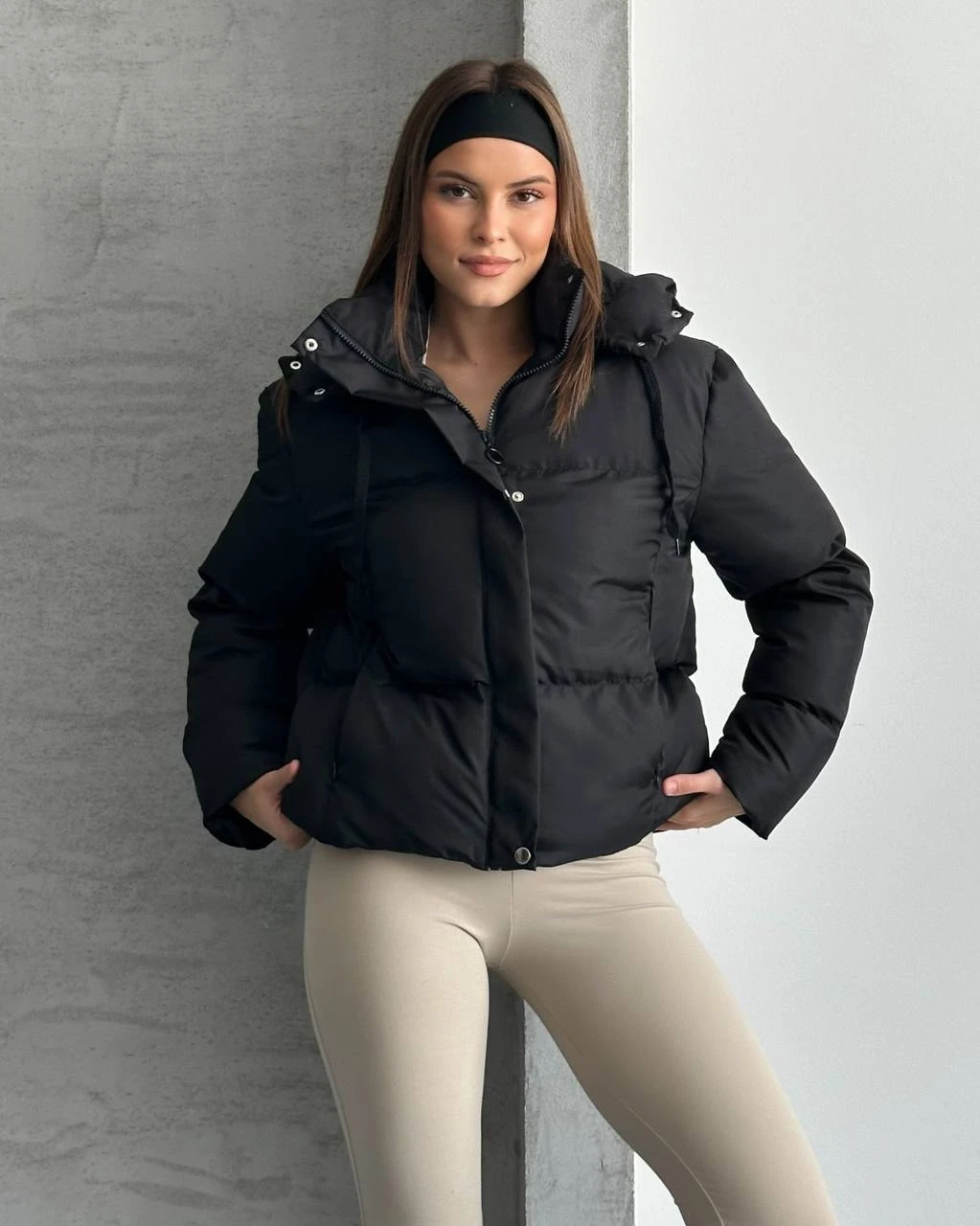 Kapşonlu Yaka Bağcıklı Micro Şişme Mont