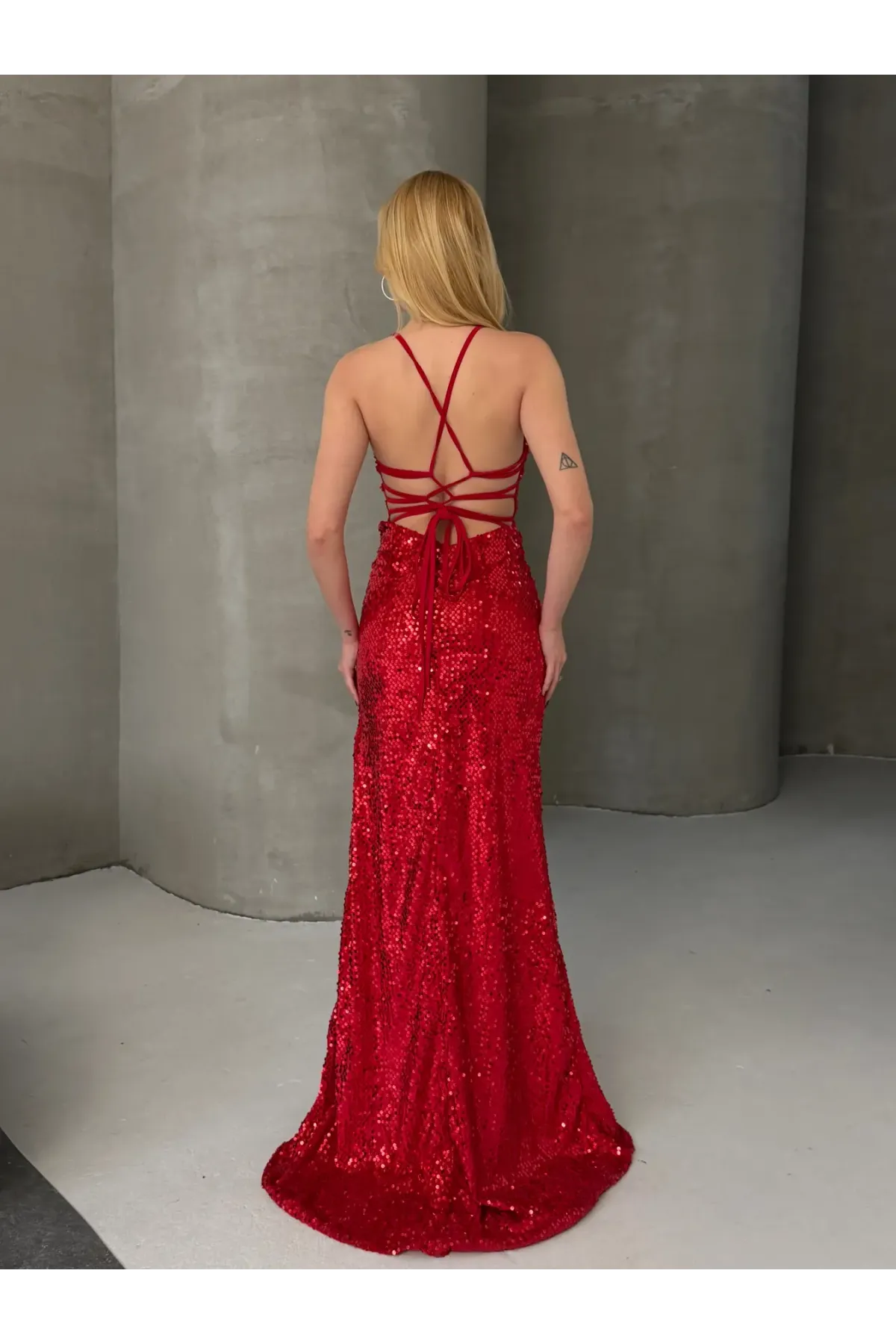 Likralı Pulpayet İşleme Dekolteli Maxi Elbise Kırmızı