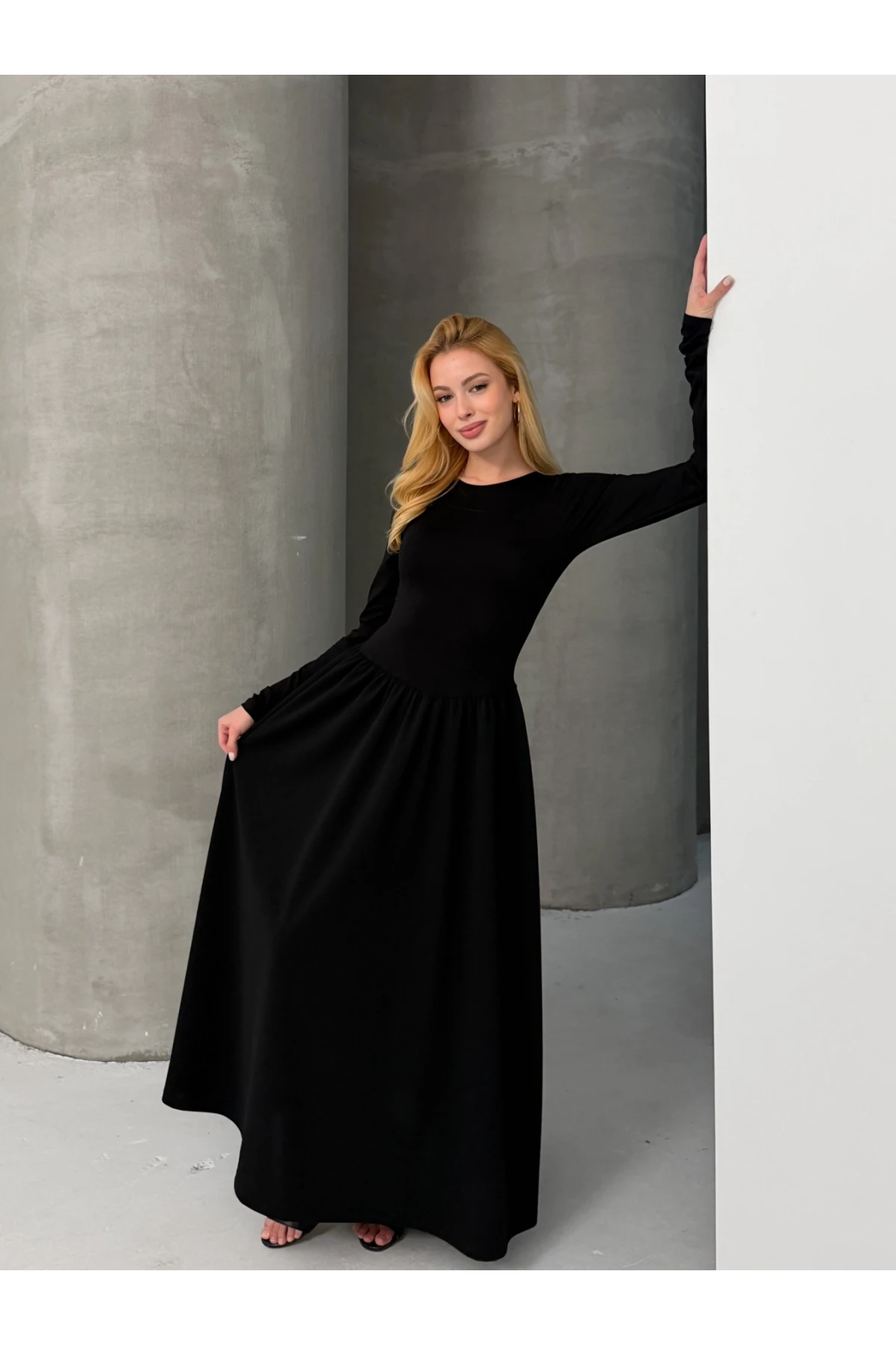 Maxi Boy Etek Kısmı Dokuma Poplin Kloş Üst Kısmı Esnek Viskon Siyah Elbise