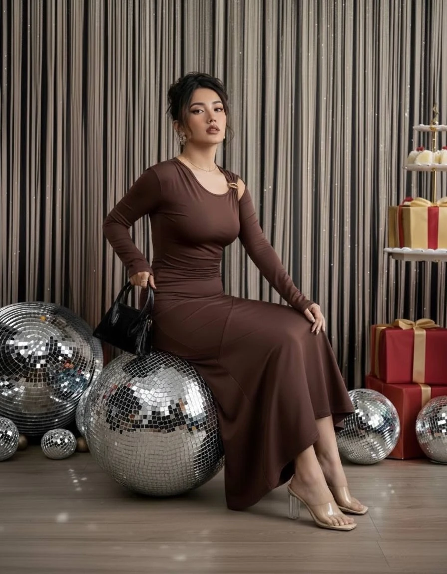 Modal Kumaş Metal Aksesuar Detay Drapeli Maxi Boy Elbise