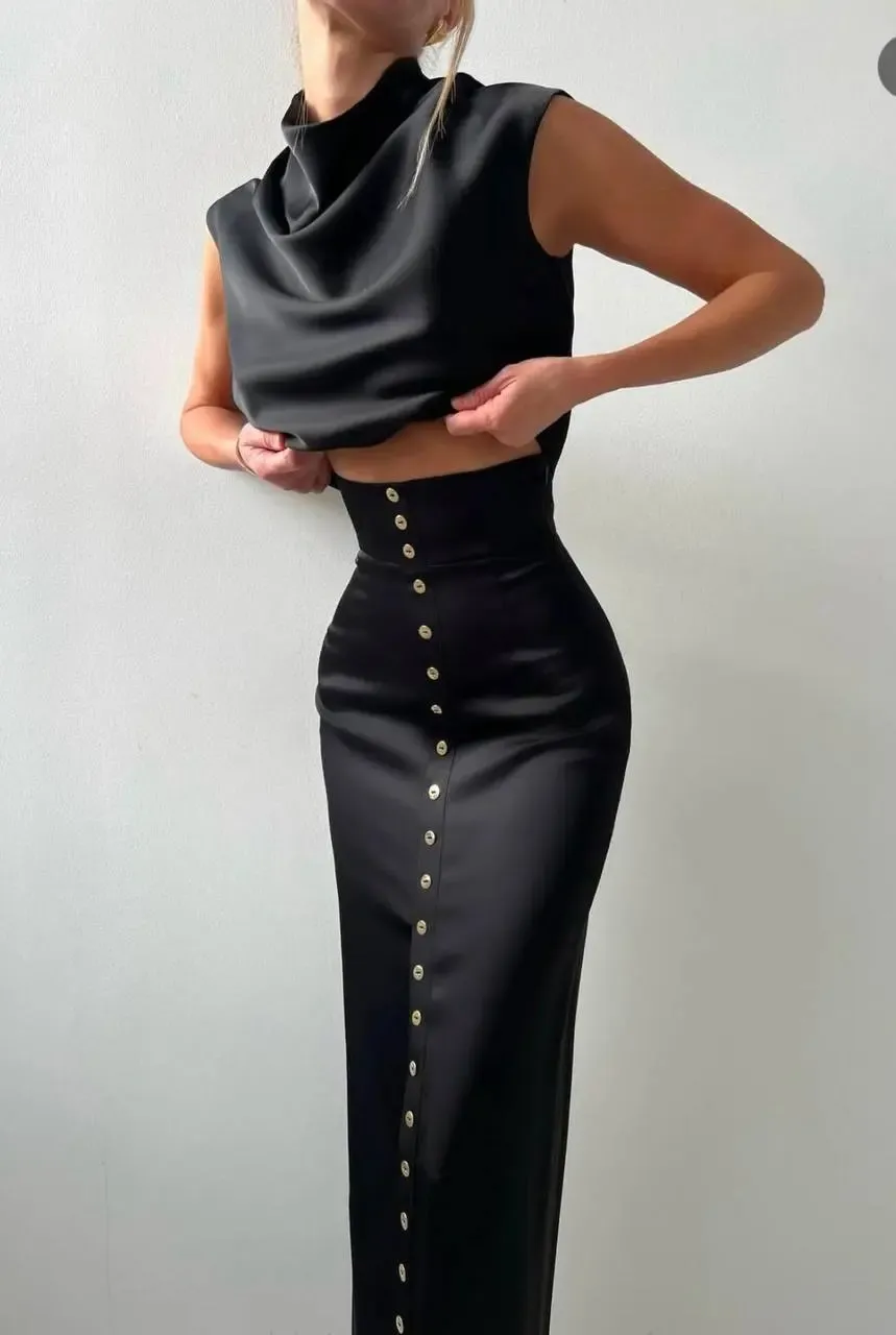 Saten Kumaş Özel İşleme Düğme Detaylı Takım