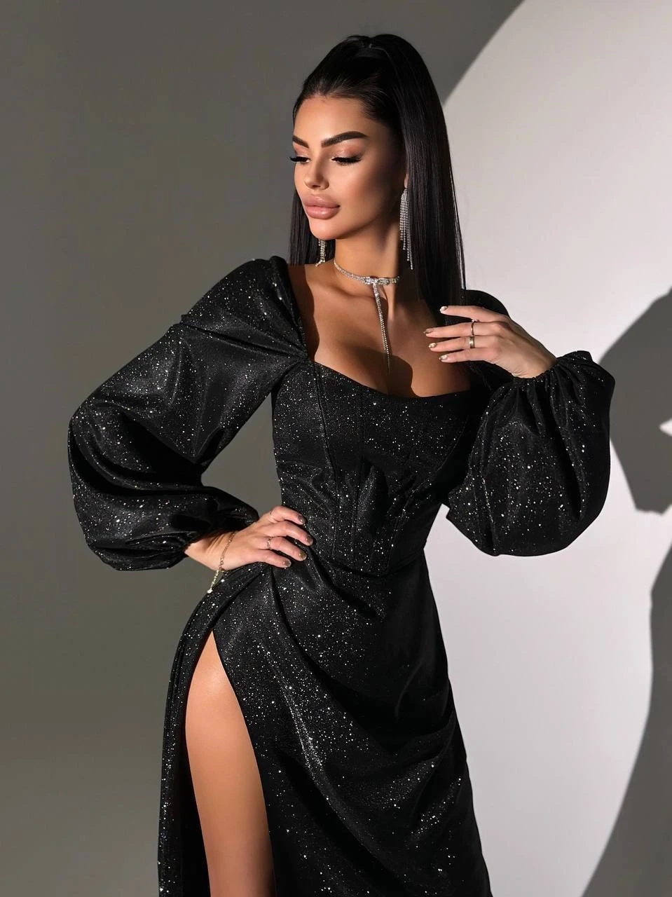 Simli Kumaş Sırt Detay Yırtmaçlı Maxi Boy Elbise