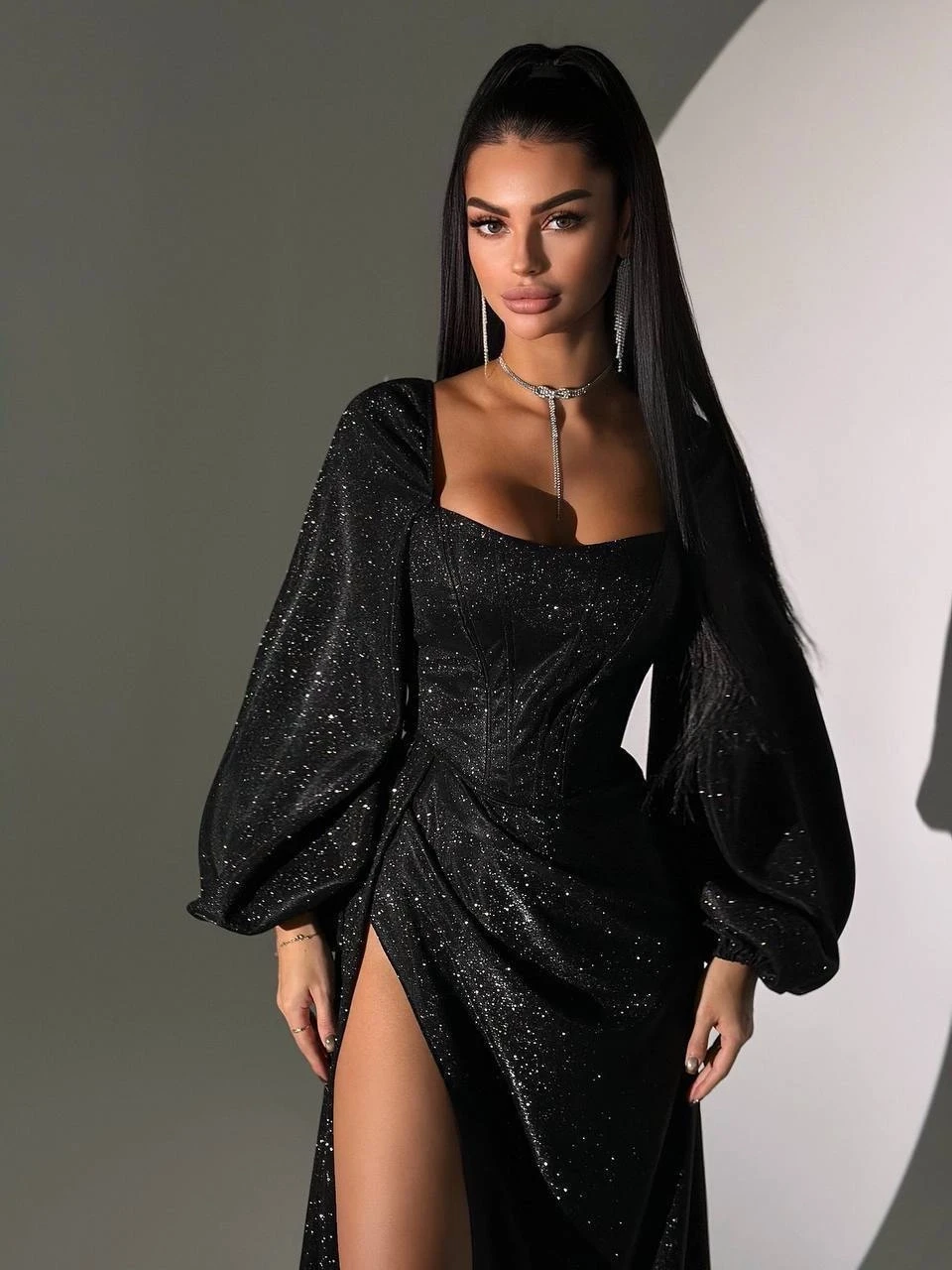 Simli Kumaş Sırt Detay Yırtmaçlı Maxi Boy Elbise