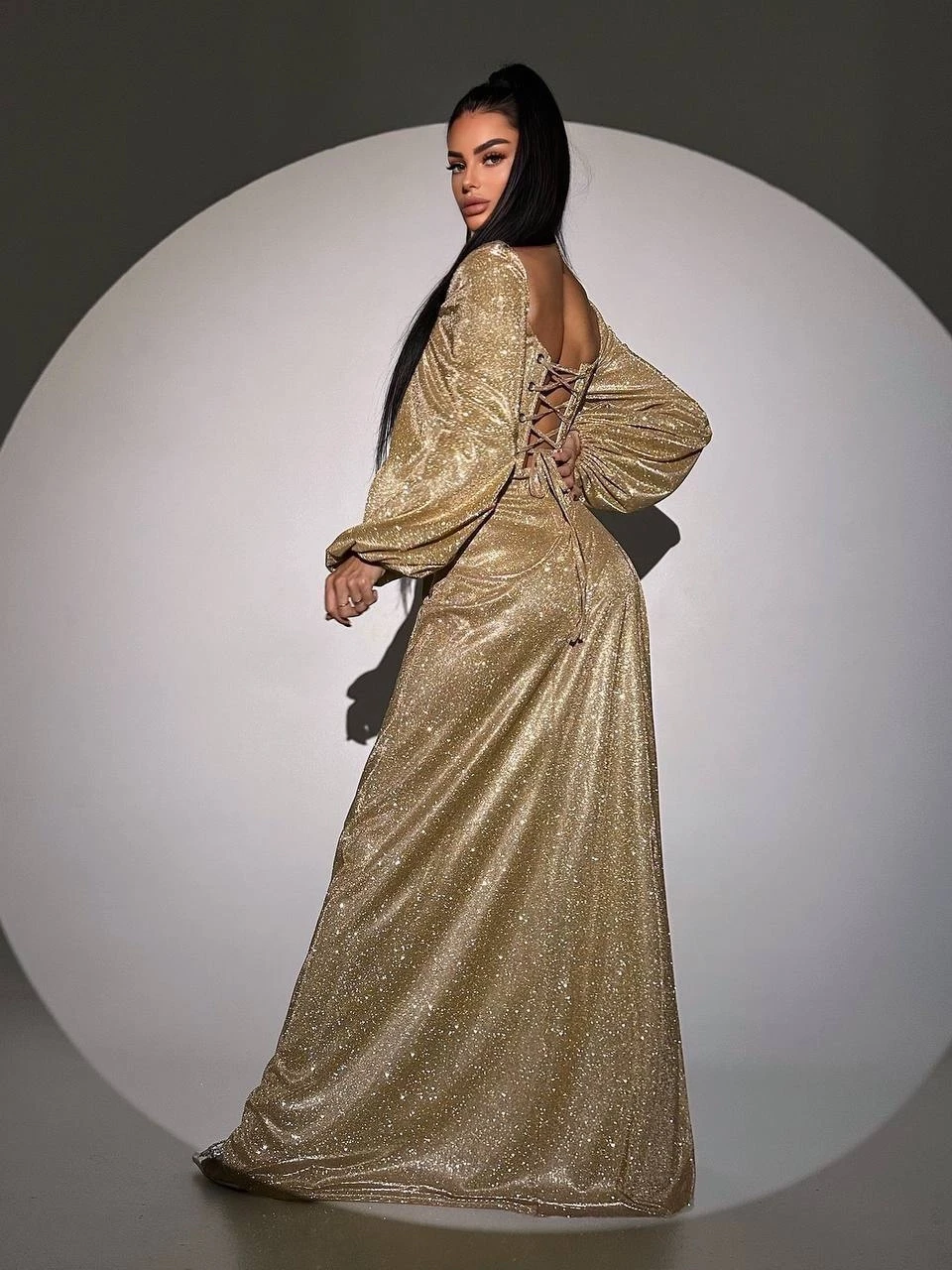 Simli Kumaş Sırt Detay Yırtmaçlı Maxi Boy Elbise