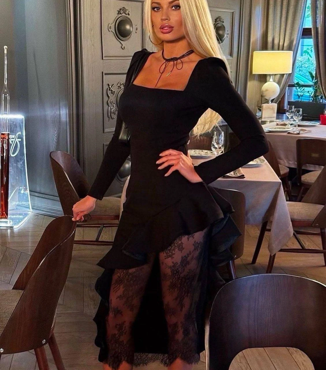 Skuba Kumaş Dantel Detay Volanlı Elbise