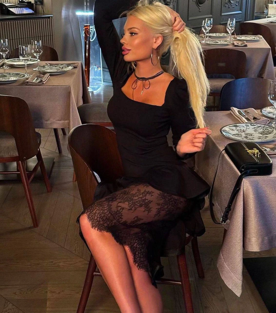 Skuba Kumaş Dantel Detay Volanlı Elbise