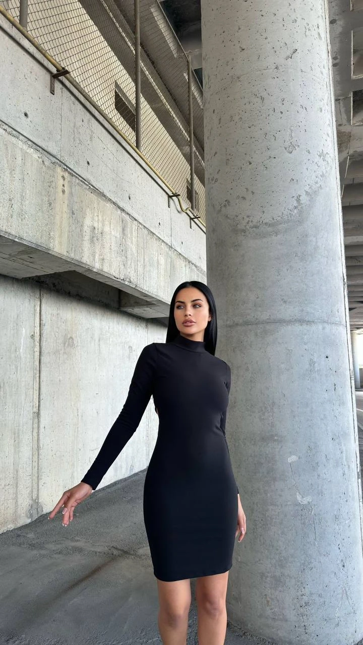 Suyolu Dantel Detaylı Sırt Dekolte Mini Elbise