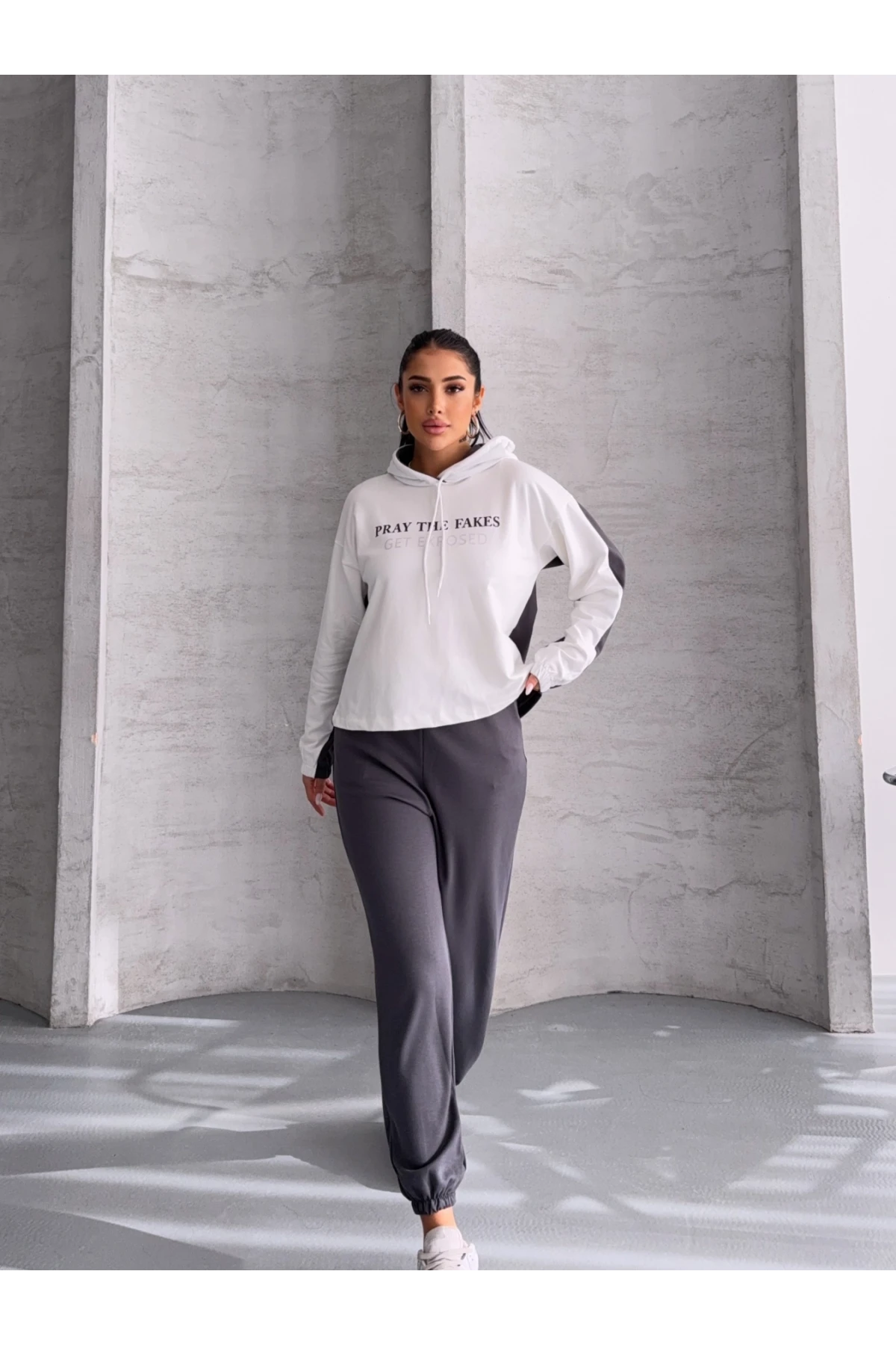 Üç İplik Kapşonlu Basklılı Takım Gri