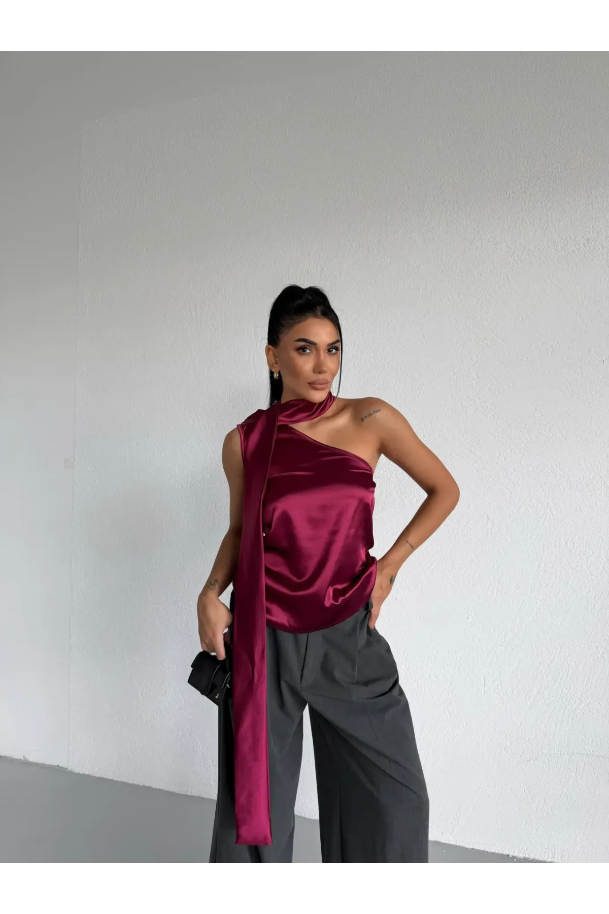 Yaka Detay Saten Bluz Bordo