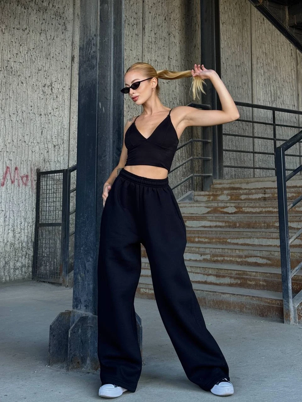 Yüsek Bel Cepli Paça Detay Siyah Eşofman Altı