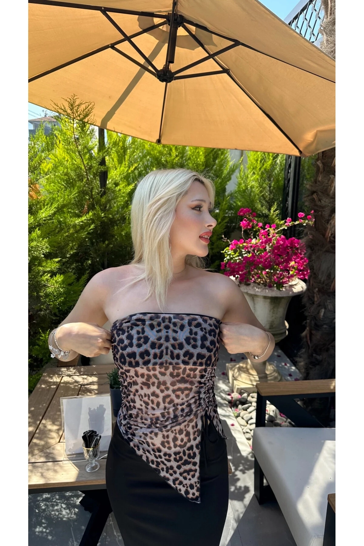 Zechka Kadın Kahverengi Transparan Straplez Tül Crop Bluz