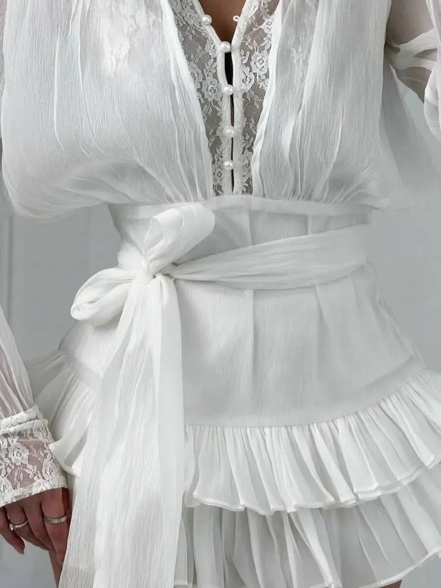 Beyaz Dantel Detaylı Organze Mini Elbise
