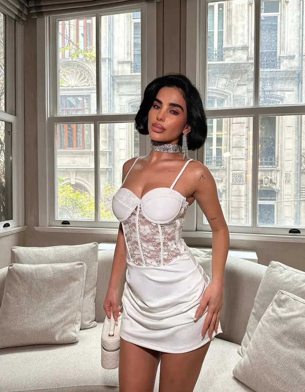 Beyaz Dantel İşlemeli Korse Görünümlü Mini Elbise