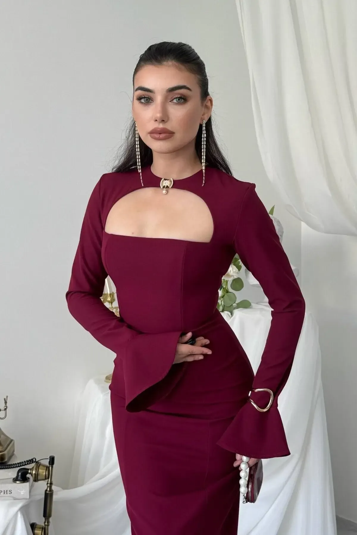 Broş Detaylı Elbise Bordo